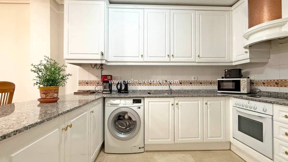 2 Zimmer Apartment zu verkaufen in Villamartin mit Pool - 199.000 € (Ref: 9208679)