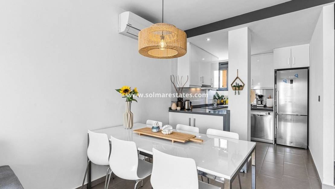 2 chambre Appartement à vendre à La Zenia avec piscine - 319 000 € (Ref: 9211544)