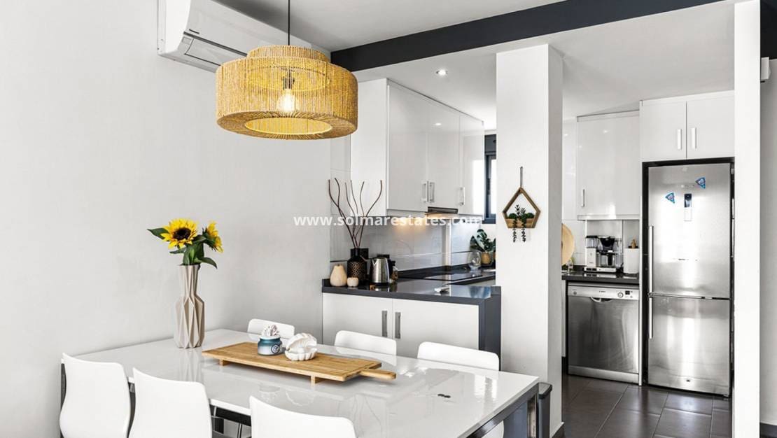 2 chambre Appartement à vendre à La Zenia avec piscine - 319 000 € (Ref: 9211544)