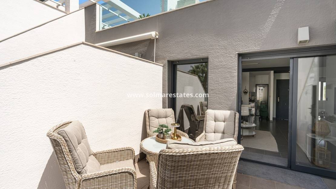 2 chambre Appartement à vendre à La Zenia avec piscine - 319 000 € (Ref: 9211544)