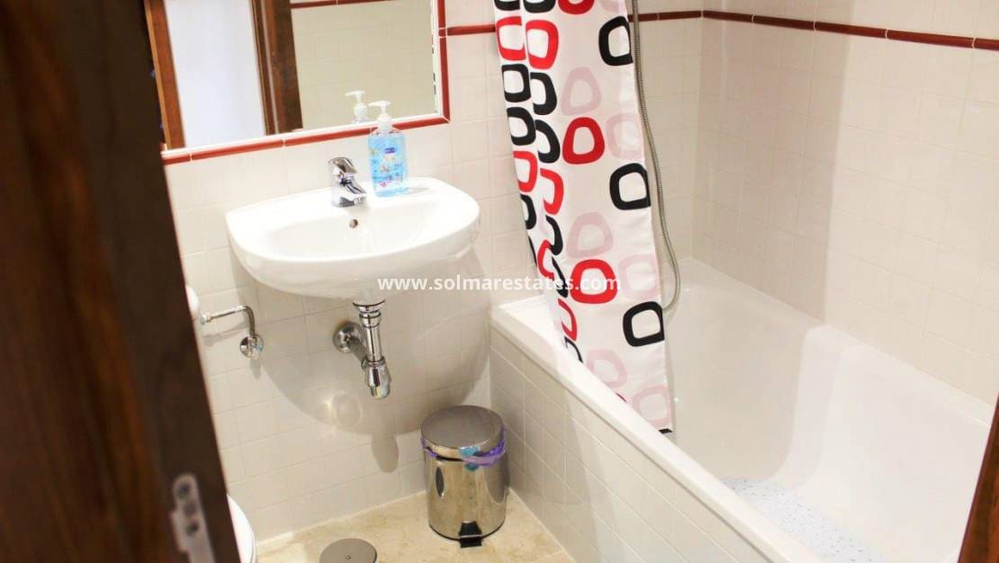 2 bedroom Apartment for sale in Punta Prima with pool - € 330,000 (Ref: 9215805)