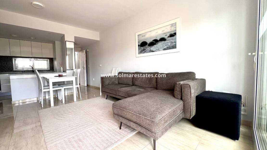 2 quarto Apartamento para venda em Villamartin com piscina - 215 000 € (Ref: 9216849)