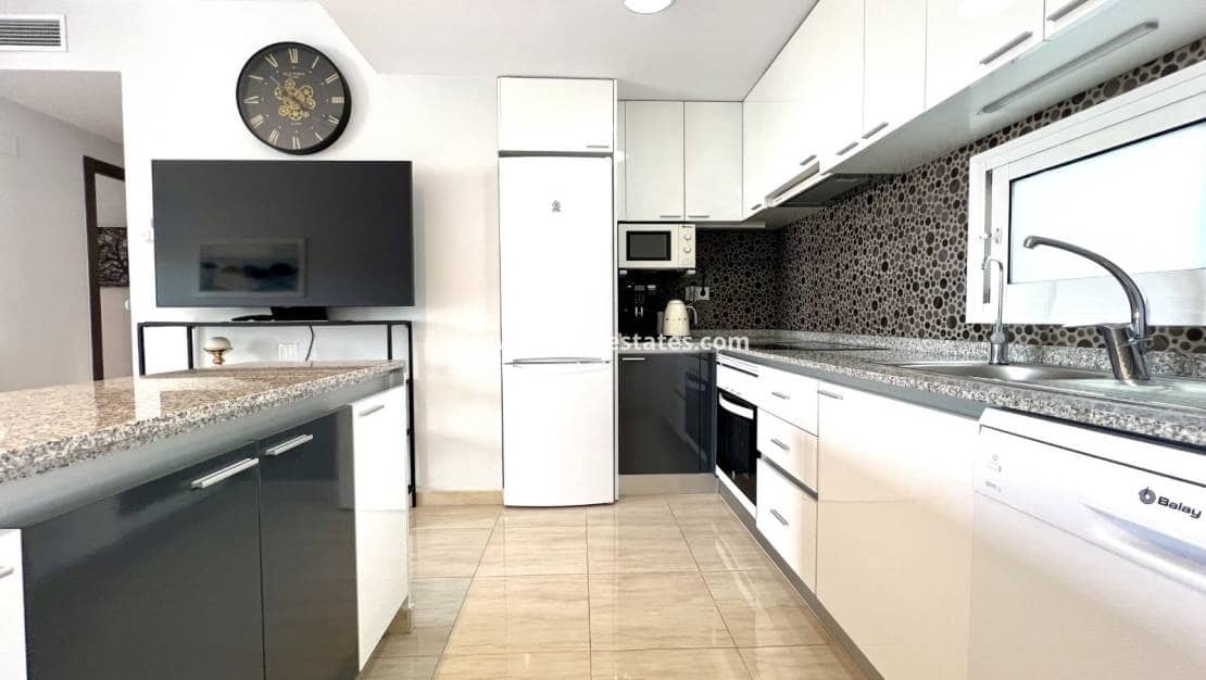 2 quarto Apartamento para venda em Villamartin com piscina - 215 000 € (Ref: 9216849)