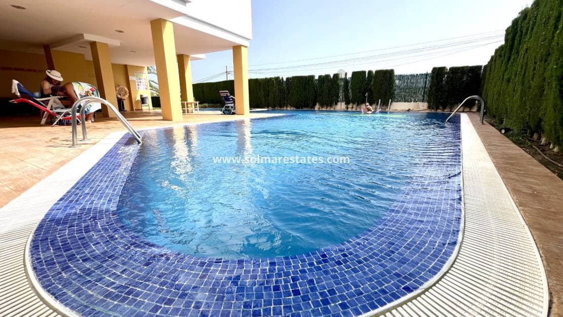 2 quarto Apartamento para venda em Villamartin com piscina - 215 000 € (Ref: 9216849)