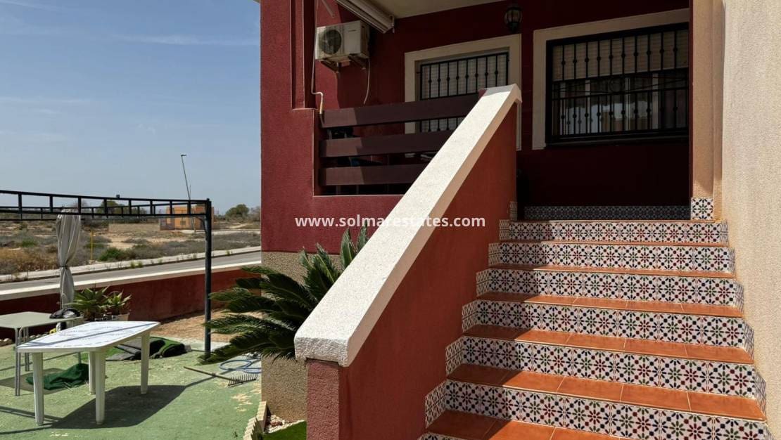 2 soveværelse Lejlighed til salg i Los Altos med swimmingpool - € 139.000 (Ref: 9219159)