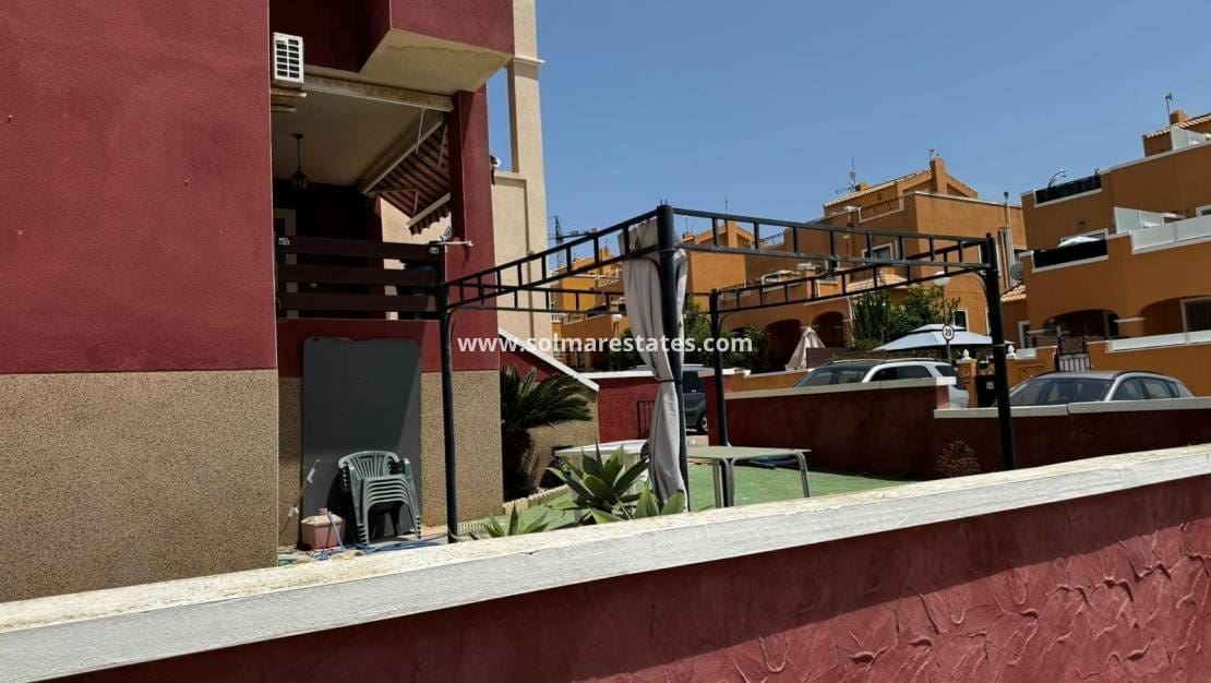 2 soveværelse Lejlighed til salg i Los Altos med swimmingpool - € 139.000 (Ref: 9219159)