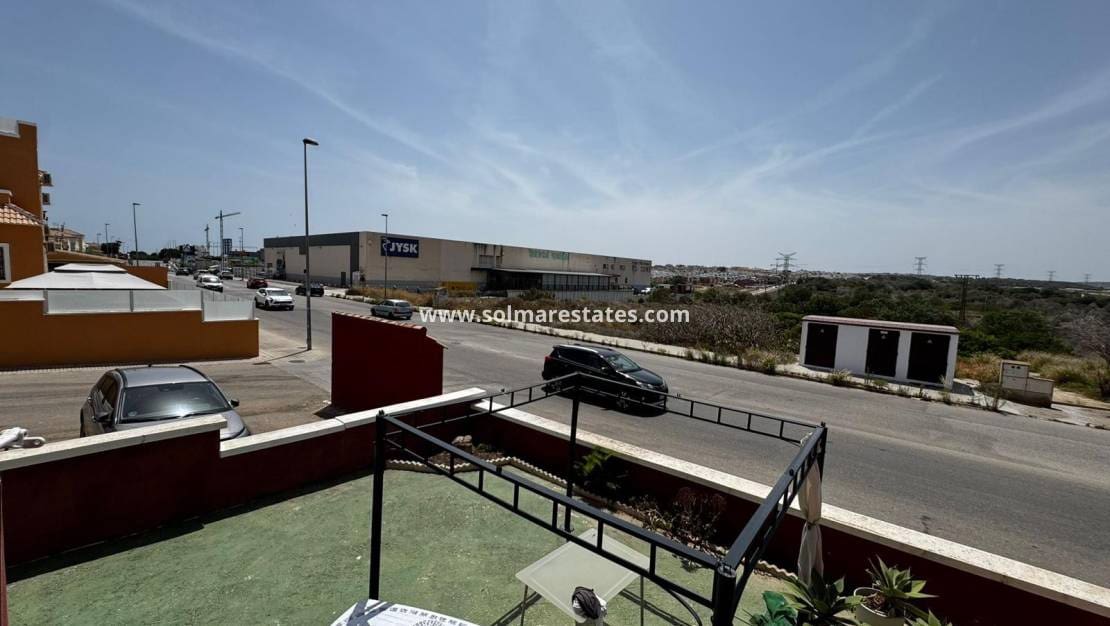 2 soveværelse Lejlighed til salg i Los Altos med swimmingpool - € 139.000 (Ref: 9219159)