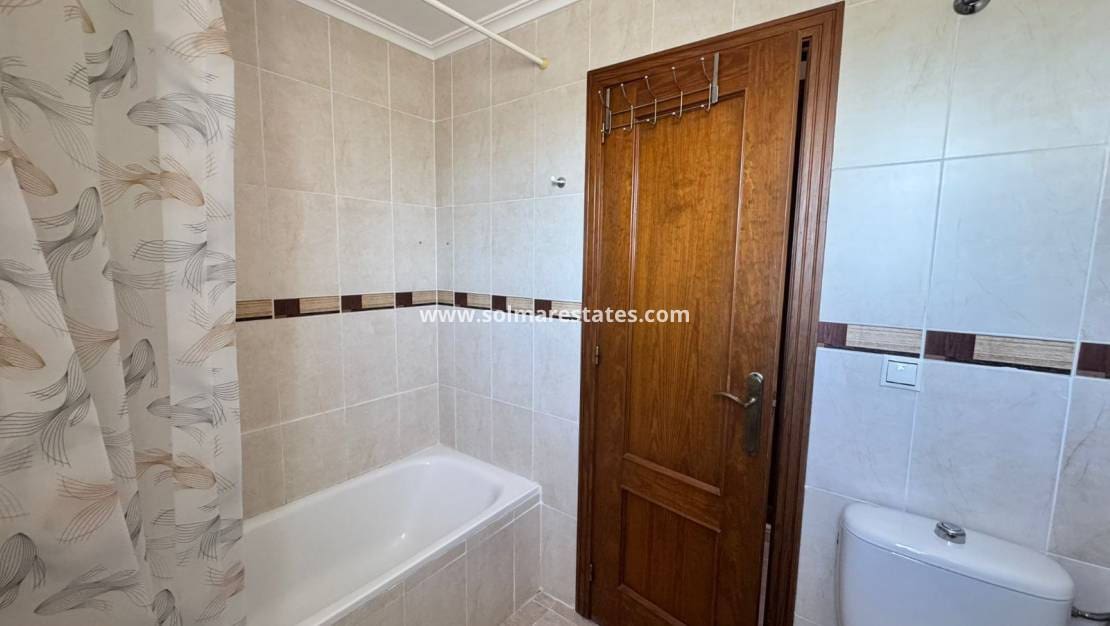 2 soveværelse Lejlighed til salg i Los Altos med swimmingpool - € 139.000 (Ref: 9219159)