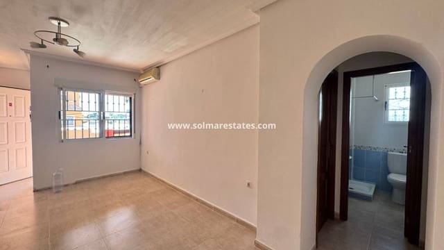 2 soveværelse Lejlighed til salg i Los Altos med swimmingpool - € 139.000 (Ref: 9219159)