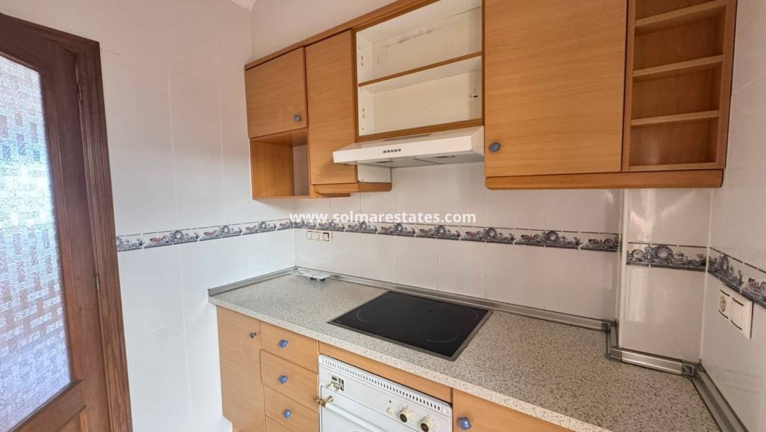 2 soveværelse Lejlighed til salg i Los Altos med swimmingpool - € 139.000 (Ref: 9219159)