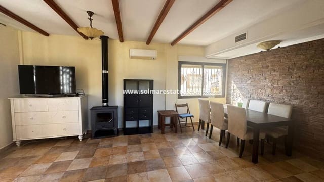 4 Zimmer Villa zu verkaufen in Villamartin, Orihuela mit Pool - 349.900 € (Ref: 9219160)