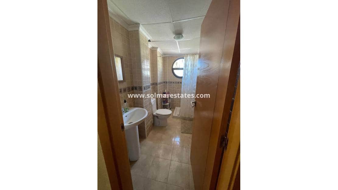 4 chambre Villa/Maison à vendre à Villamartin avec piscine - 330 000 € (Ref: 9221373)