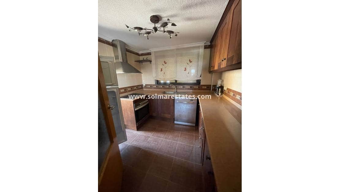 4 chambre Villa/Maison à vendre à Villamartin avec piscine - 330 000 € (Ref: 9221373)