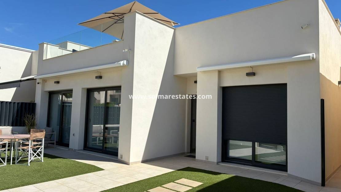 3 chambre Villa/Maison à vendre à Pilar de la Horadada avec piscine - 319 900 € (Ref: 9221376)