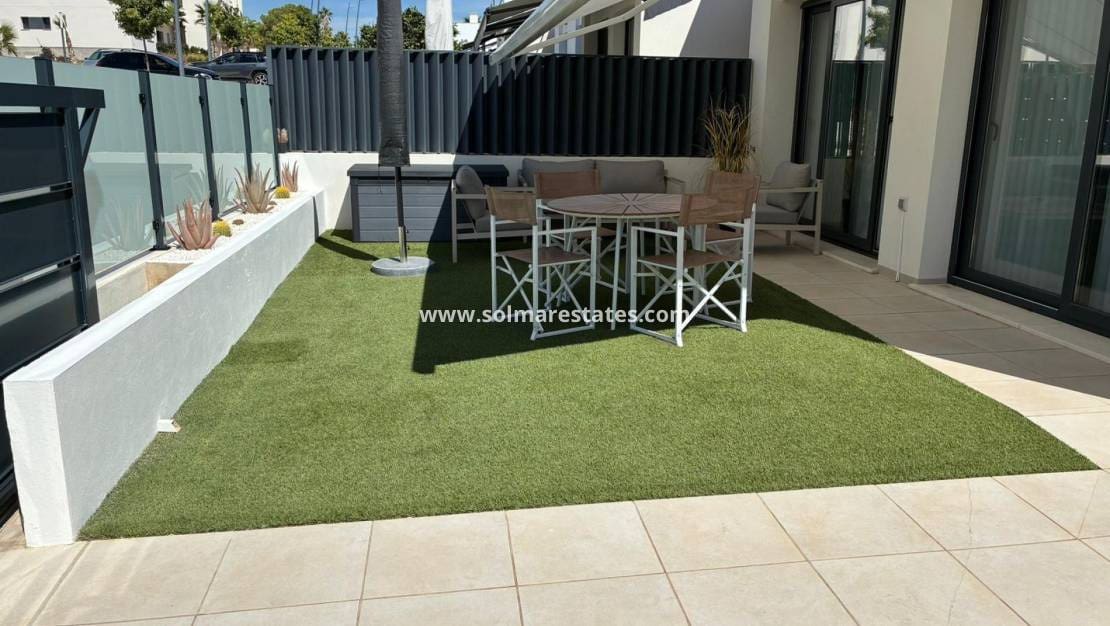 3 chambre Villa/Maison à vendre à Pilar de la Horadada avec piscine - 319 900 € (Ref: 9221376)