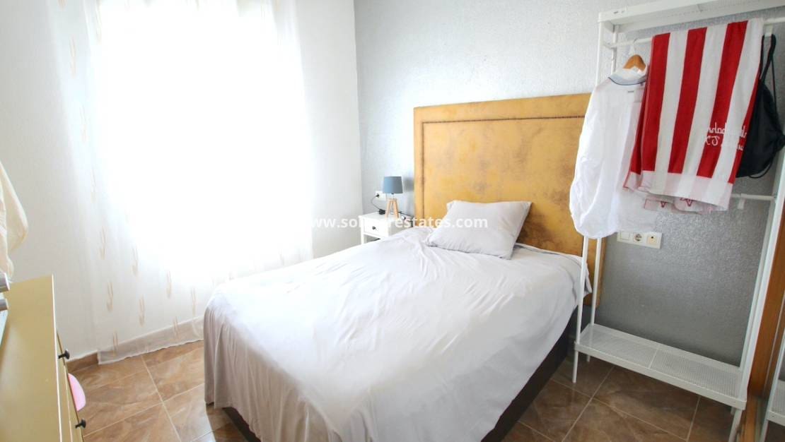 2 bedroom Apartment for sale in Benijofar - € 125,000 (Ref: 9221377)