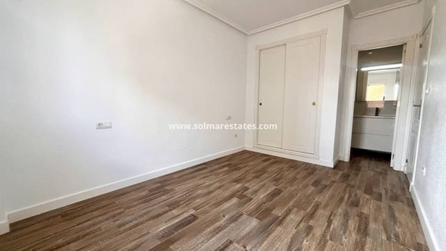 2 Zimmer Apartment zu verkaufen in San Miguel de Salinas mit Pool - 165.000 € (Ref: 9237741)