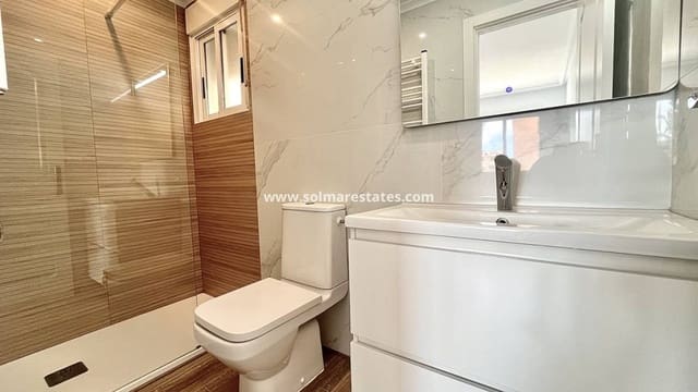 2 Zimmer Apartment zu verkaufen in San Miguel de Salinas mit Pool - 165.000 € (Ref: 9237741)