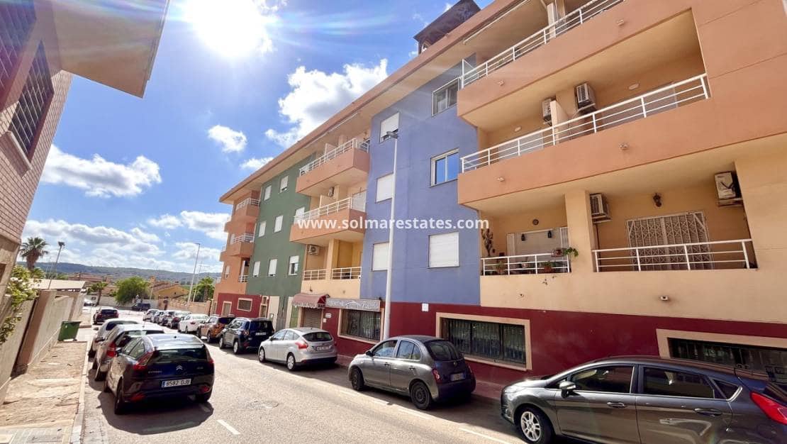 2 Zimmer Apartment zu verkaufen in San Miguel de Salinas mit Pool - 165.000 € (Ref: 9237741)
