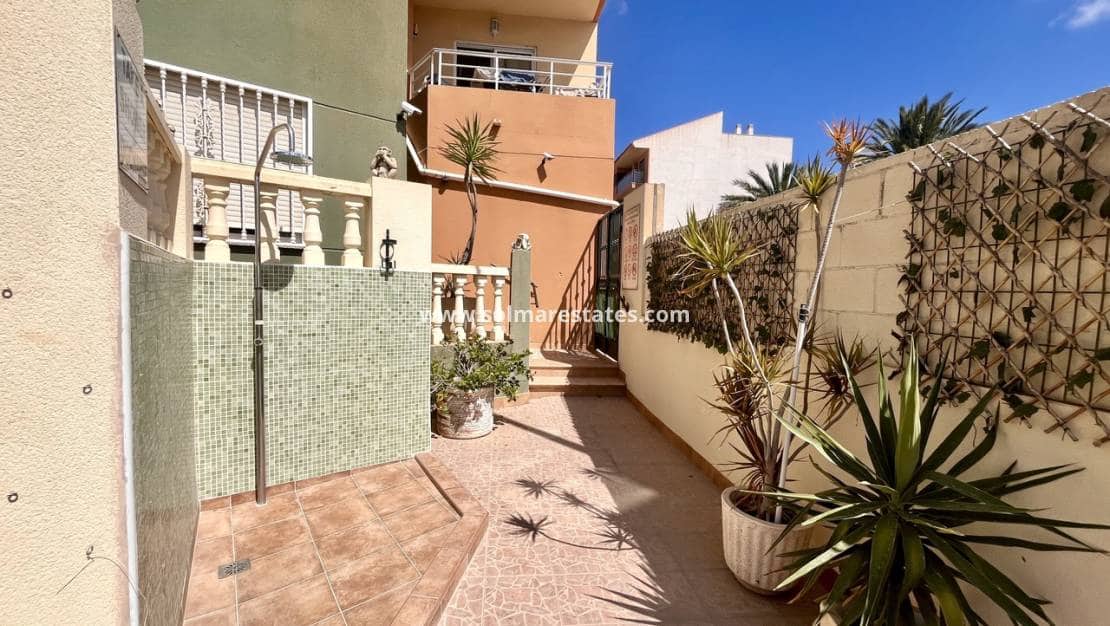 2 Zimmer Apartment zu verkaufen in San Miguel de Salinas mit Pool - 165.000 € (Ref: 9237741)