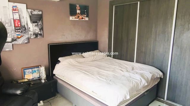 4 soveværelse Villa til salg i Villamartin, Orihuela med swimmingpool - € 385.000 (Ref: 9242082)