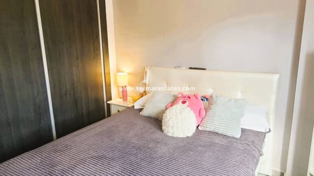 4 soveværelse Villa til salg i Villamartin, Orihuela med swimmingpool - € 385.000 (Ref: 9242082)