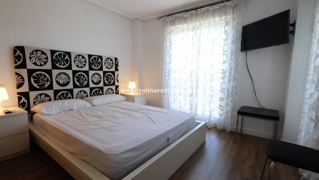 2 slaapkamer Appartement te koop in Pilar de la Horadada met zwembad - € 329.900 (Ref: 9242573)