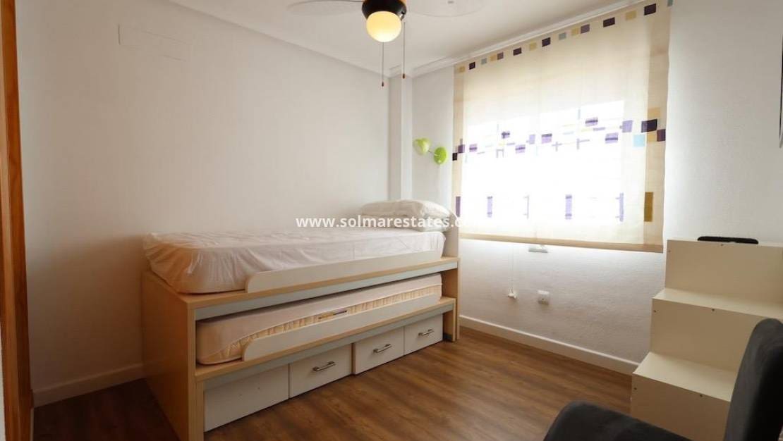 2 slaapkamer Appartement te koop in Pilar de la Horadada met zwembad - € 329.900 (Ref: 9242573)