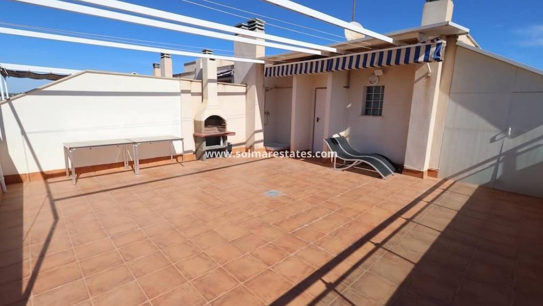2 slaapkamer Appartement te koop in Pilar de la Horadada met zwembad - € 329.900 (Ref: 9242573)