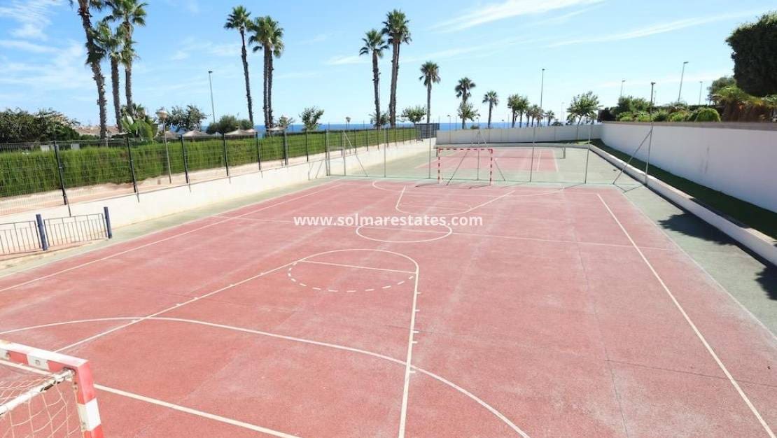 2 slaapkamer Appartement te koop in Pilar de la Horadada met zwembad - € 329.900 (Ref: 9242573)