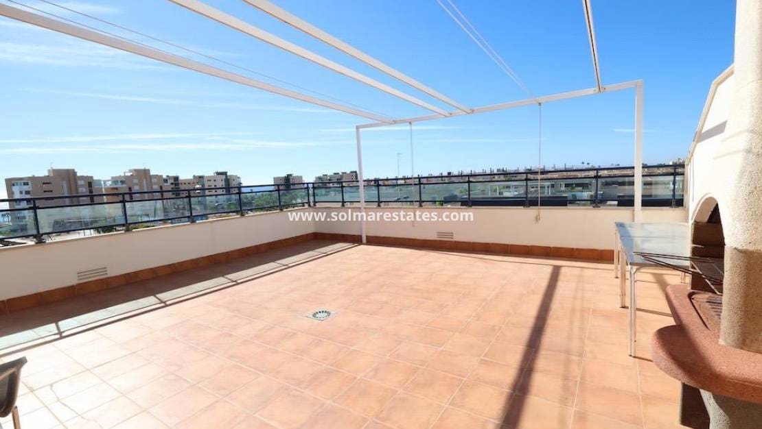 2 slaapkamer Appartement te koop in Pilar de la Horadada met zwembad - € 329.900 (Ref: 9242573)
