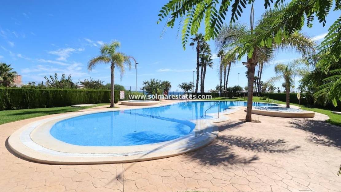 2 slaapkamer Appartement te koop in Pilar de la Horadada met zwembad - € 329.900 (Ref: 9242573)