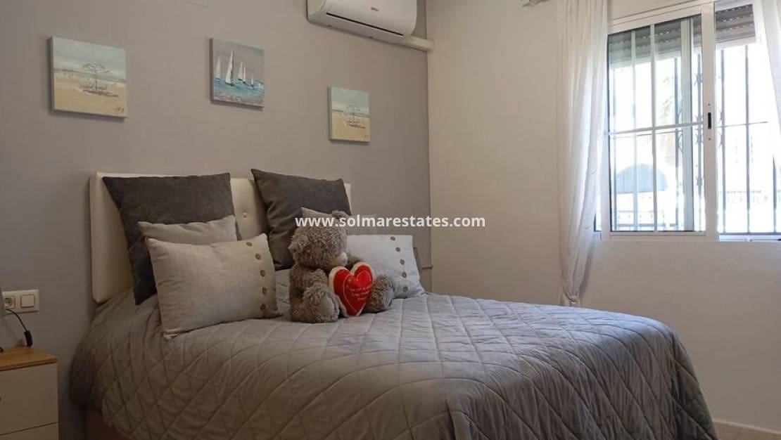 3 bedroom Villa for sale in Villamartin - € 269,995 (Ref: 9248920)