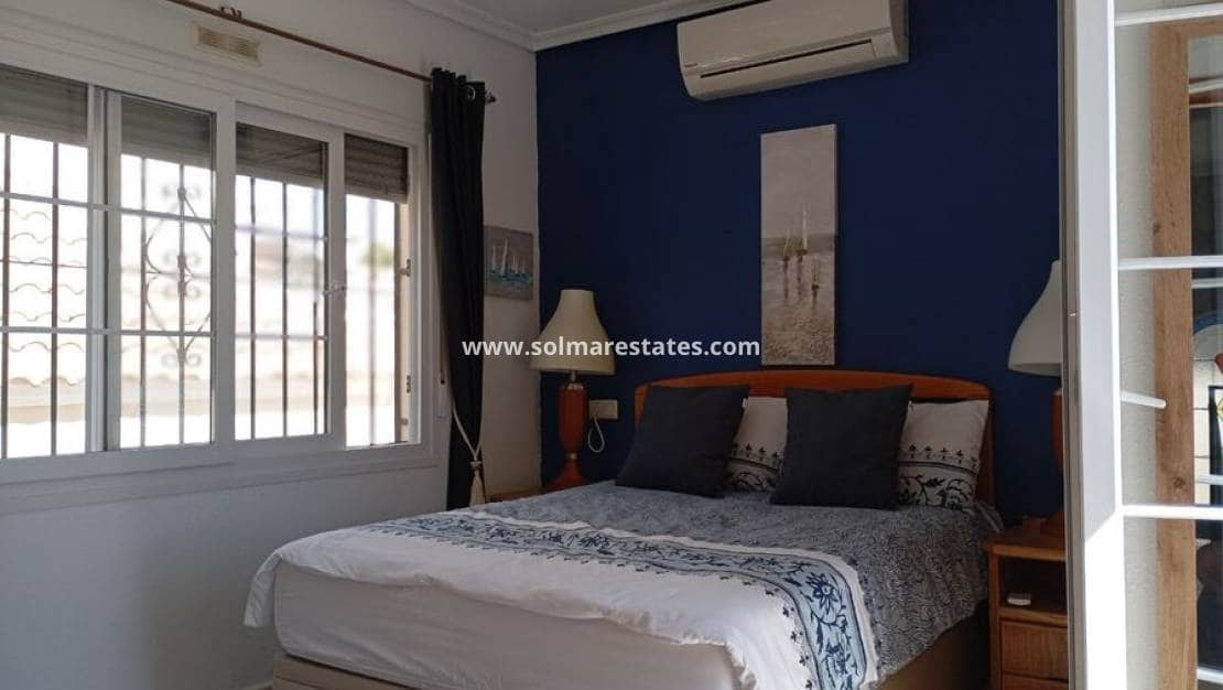 3 bedroom Villa for sale in Villamartin - € 269,995 (Ref: 9248920)