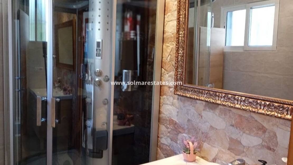 3 bedroom Villa for sale in Villamartin - € 269,995 (Ref: 9248920)