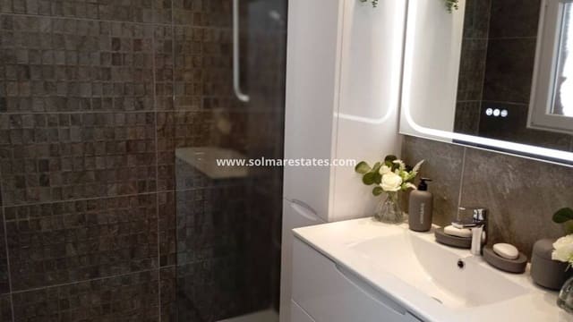 3 Zimmer Villa zu verkaufen in Villamartin, Orihuela - 269.995 € (Ref: 9248920)