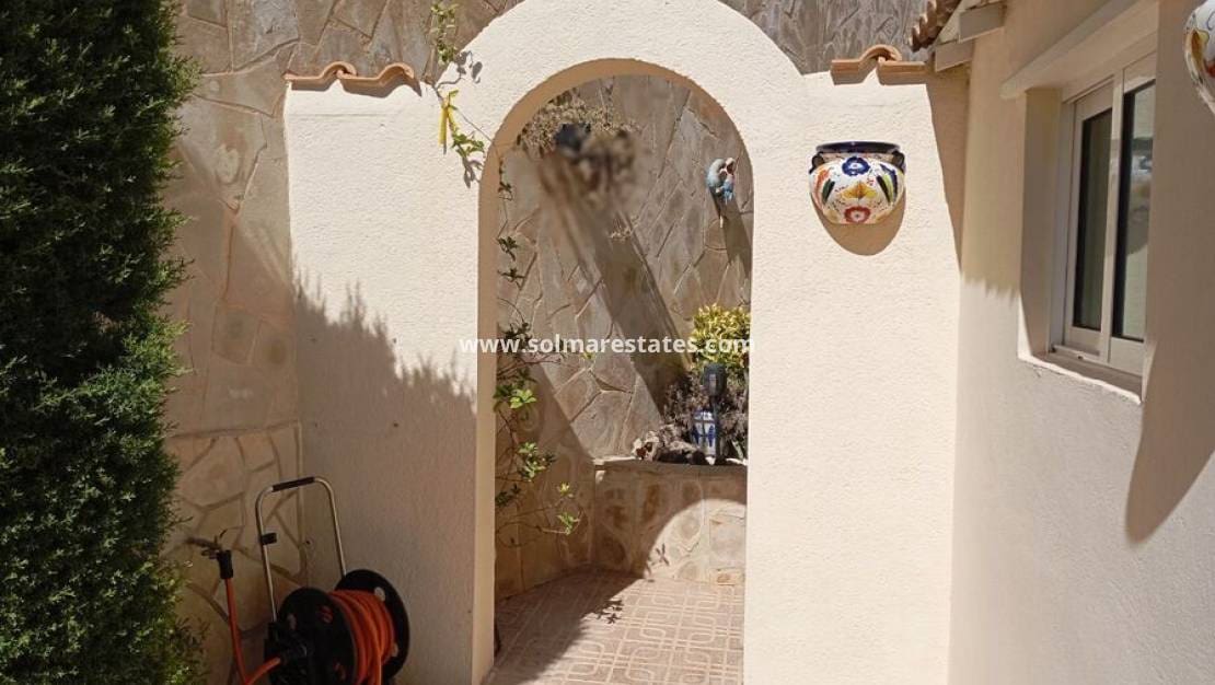 3 bedroom Villa for sale in Villamartin - € 269,995 (Ref: 9248920)