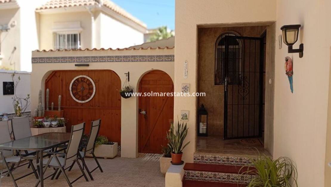 3 bedroom Villa for sale in Villamartin - € 269,995 (Ref: 9248920)