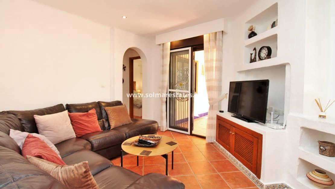 2 slaapkamer Appartement te koop in Punta Prima met zwembad - € 194.950 (Ref: 9249212)