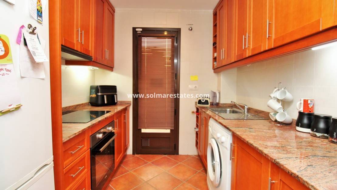 2 slaapkamer Appartement te koop in Punta Prima met zwembad - € 194.950 (Ref: 9249212)