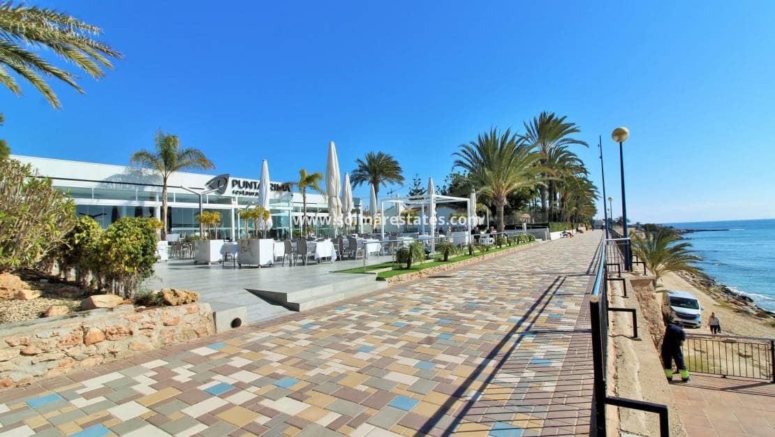 2 slaapkamer Appartement te koop in Punta Prima met zwembad - € 194.950 (Ref: 9249212)