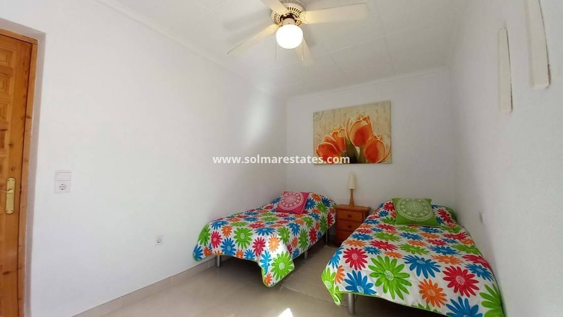 3 soveværelse Semi-Rækkehus til salg i San Luis med swimmingpool - € 339.000 (Ref: 9254158)