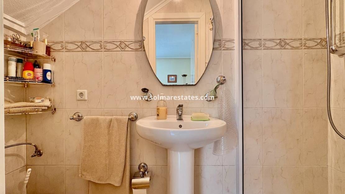 3 sypialnia Dom blizniak na sprzedaż w Dona Pepa z basenem - 249 000 € (Ref: 9256570)