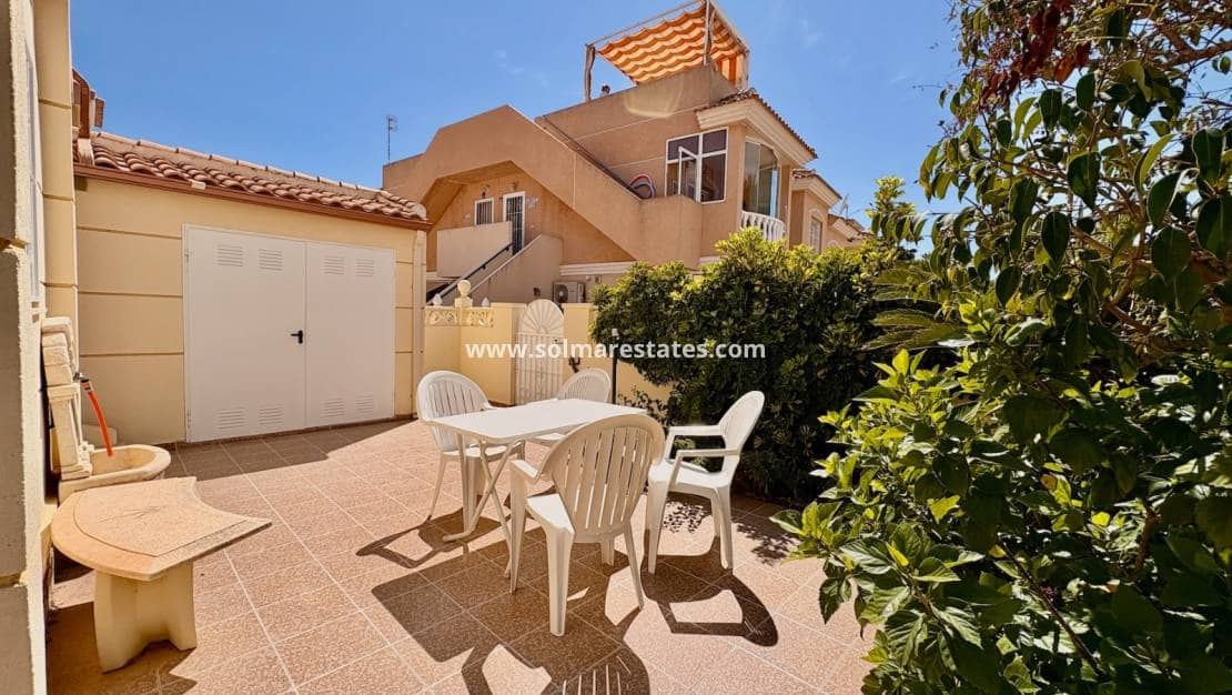 3 sypialnia Dom blizniak na sprzedaż w Dona Pepa z basenem - 249 000 € (Ref: 9256570)