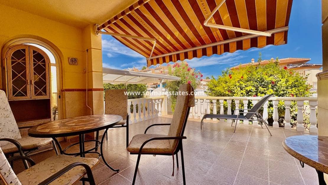 3 sypialnia Dom blizniak na sprzedaż w Dona Pepa z basenem - 249 000 € (Ref: 9256570)