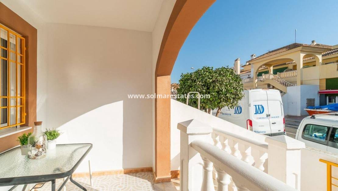 2 soveværelse Bungalow til salg i Torrevieja med swimmingpool - € 139.000 (Ref: 9256577)