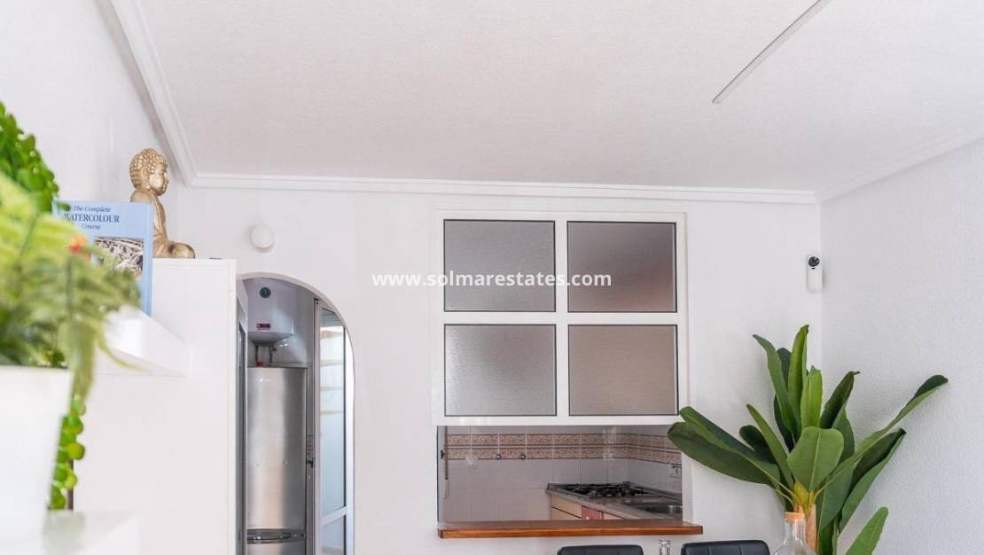 2 slaapkamer Bungalow te koop in Torrevieja met zwembad - € 139.000 (Ref: 9256577)