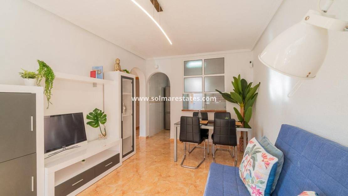 2 slaapkamer Bungalow te koop in Torrevieja met zwembad - € 139.000 (Ref: 9256577)