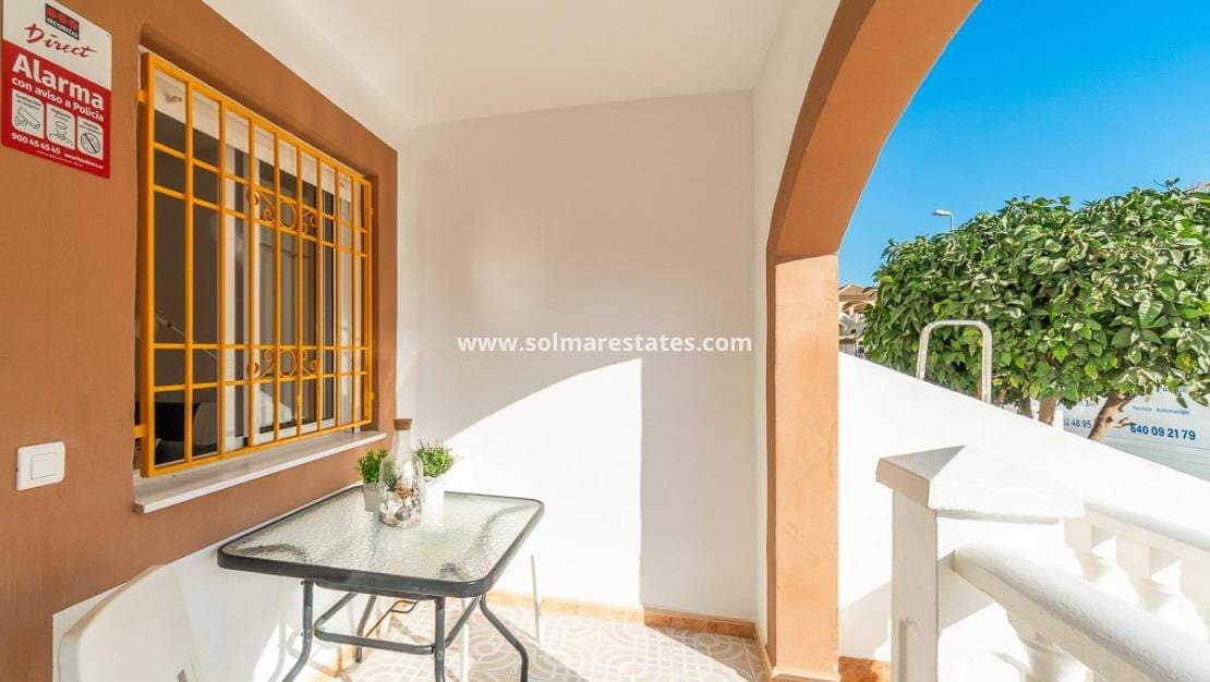 2 slaapkamer Bungalow te koop in Torrevieja met zwembad - € 139.000 (Ref: 9256577)