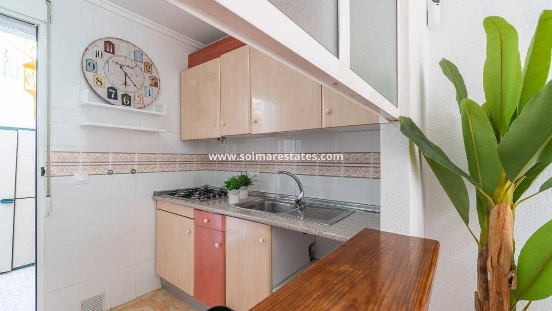 2 slaapkamer Bungalow te koop in Torrevieja met zwembad - € 139.000 (Ref: 9256577)